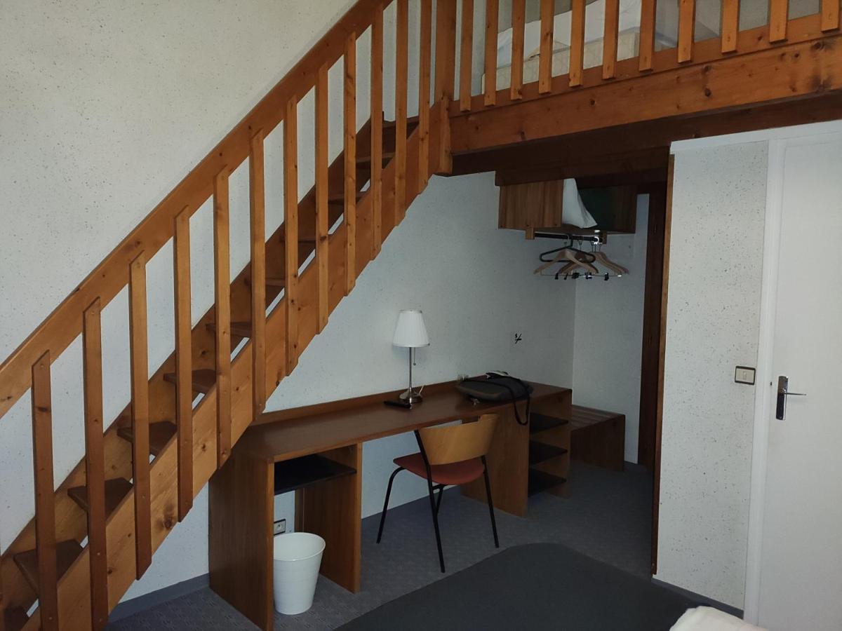 Les Dineux Village Trémeur Екстериор снимка
