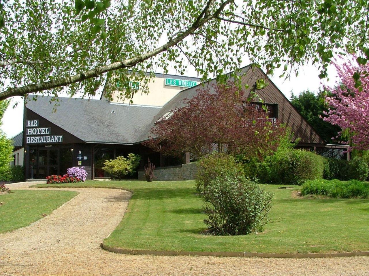 Les Dineux Village Trémeur Екстериор снимка
