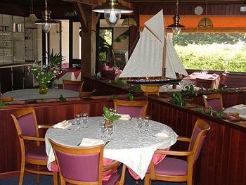 Les Dineux Village Trémeur Екстериор снимка